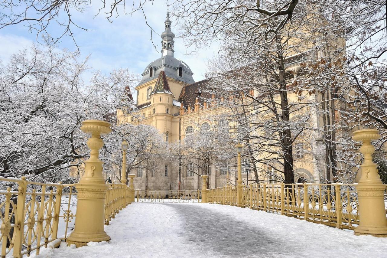 Heroes' Residence Budapest Exteriör bild